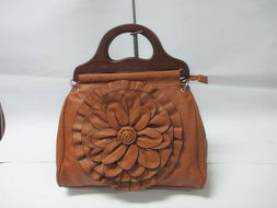 2348款1 產品中心 廣州市白云區同和恒毅皮具廠